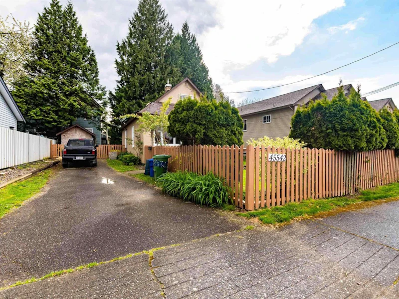 45542 Wellington Avenue, Chilliwack BC V2P 2E9