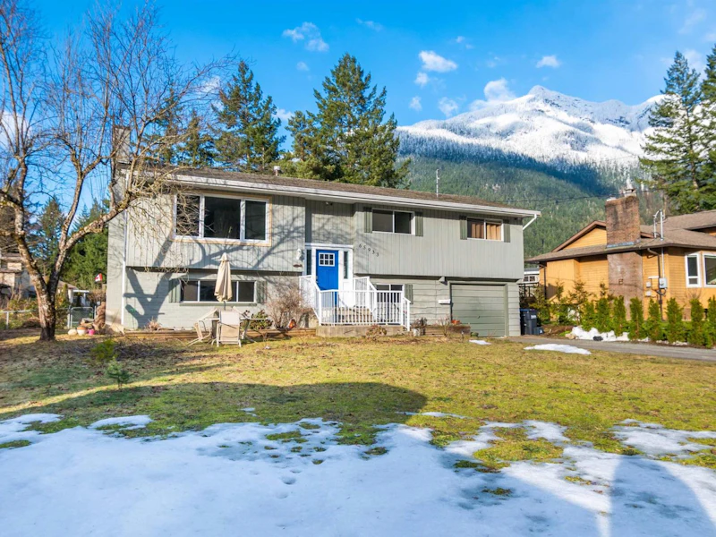 65933 Park Avenue, Hope BC V0X 1L1