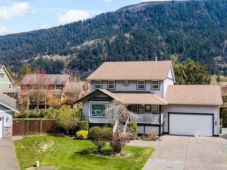 310 Clover Place, Harrison Hot Springs, BC, V0M 1K0
