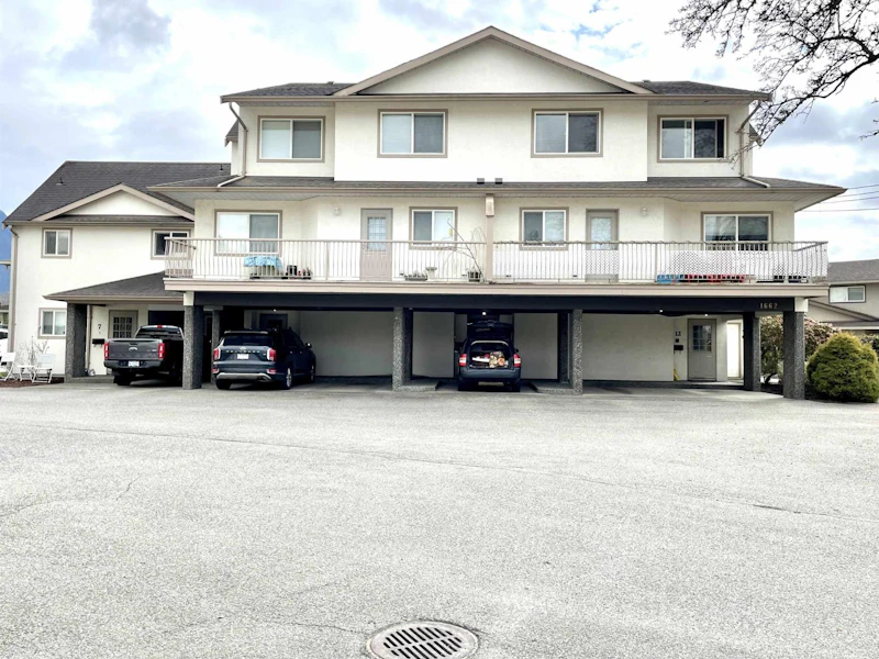 8 - 1662 Agassiz-rosedale Highway No 9 Place, Agassiz BC V0M 1A2