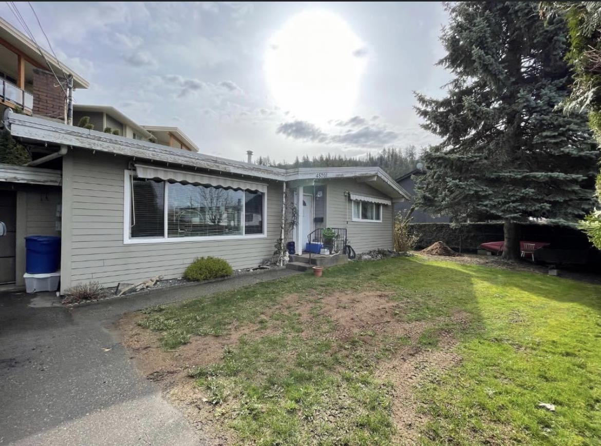 45701 Laura Crescent, Chilliwack, BC, V2R 3M7