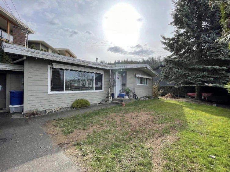 45701 Laura Crescent, Chilliwack, BC, V2R 3M7