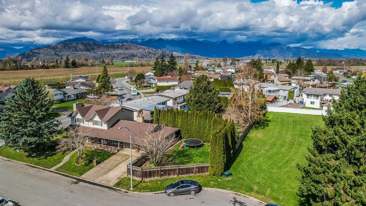 45133 Laurelwood Place, Chilliwack, BC, V2R 1S8