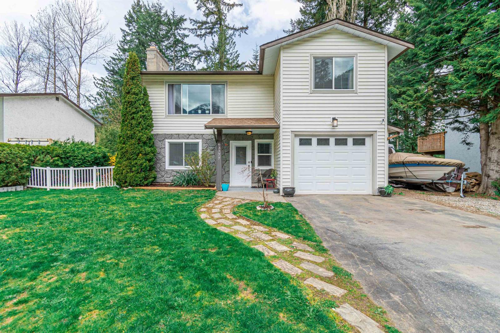 63777 Beech Avenue, Hope, BC, V0X 1L2