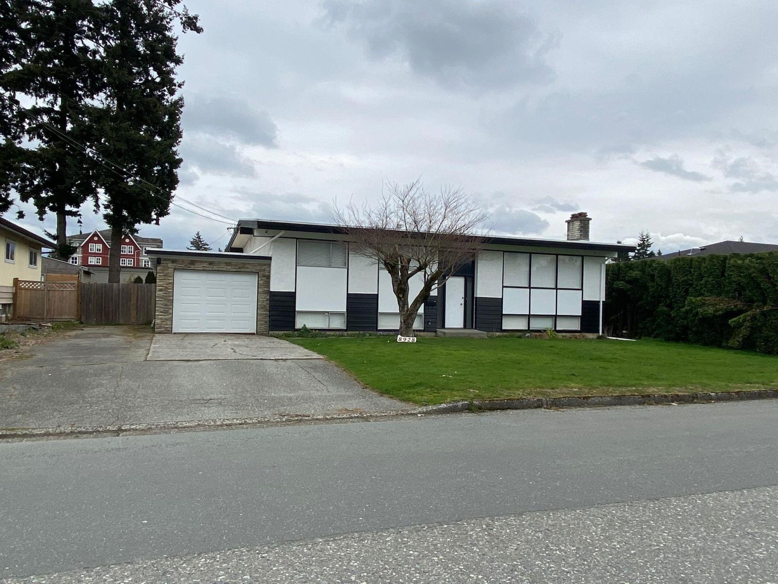 8928 Glenwood Street, Chilliwack, BC, V2P 3Z6