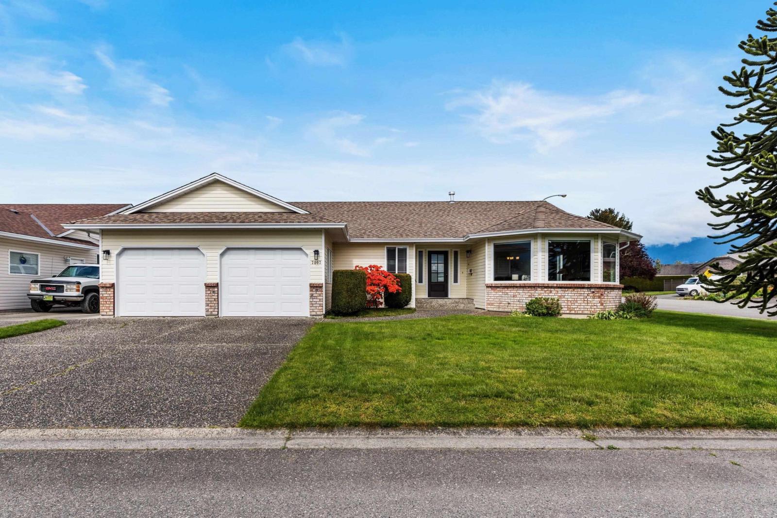 7007 Coach Lamp Drive, Chilliwack, BC, V2R 2V4