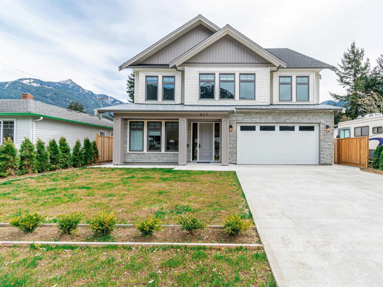 419 5th Avenue, Hope, BC, V0X 1L0