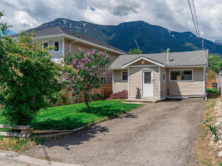 553 Douglas Street, Hope, BC, V0X 1L0