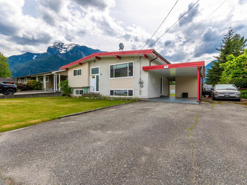 260 Allison Avenue, Hope BC V0X 1L4