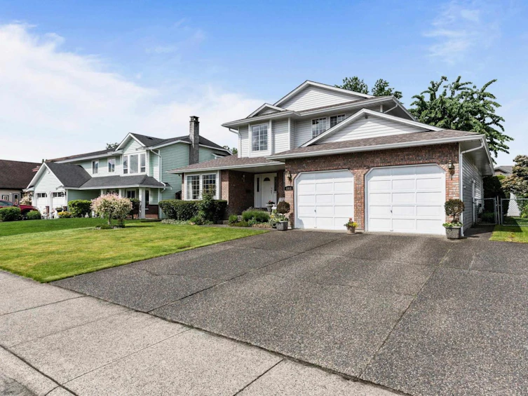 6915 Coach Lamp Drive, Chilliwack, BC, V2R 2V4