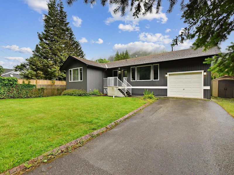 704 Mccombs Drive, Harrison Hot Springs BC V0M 1A3