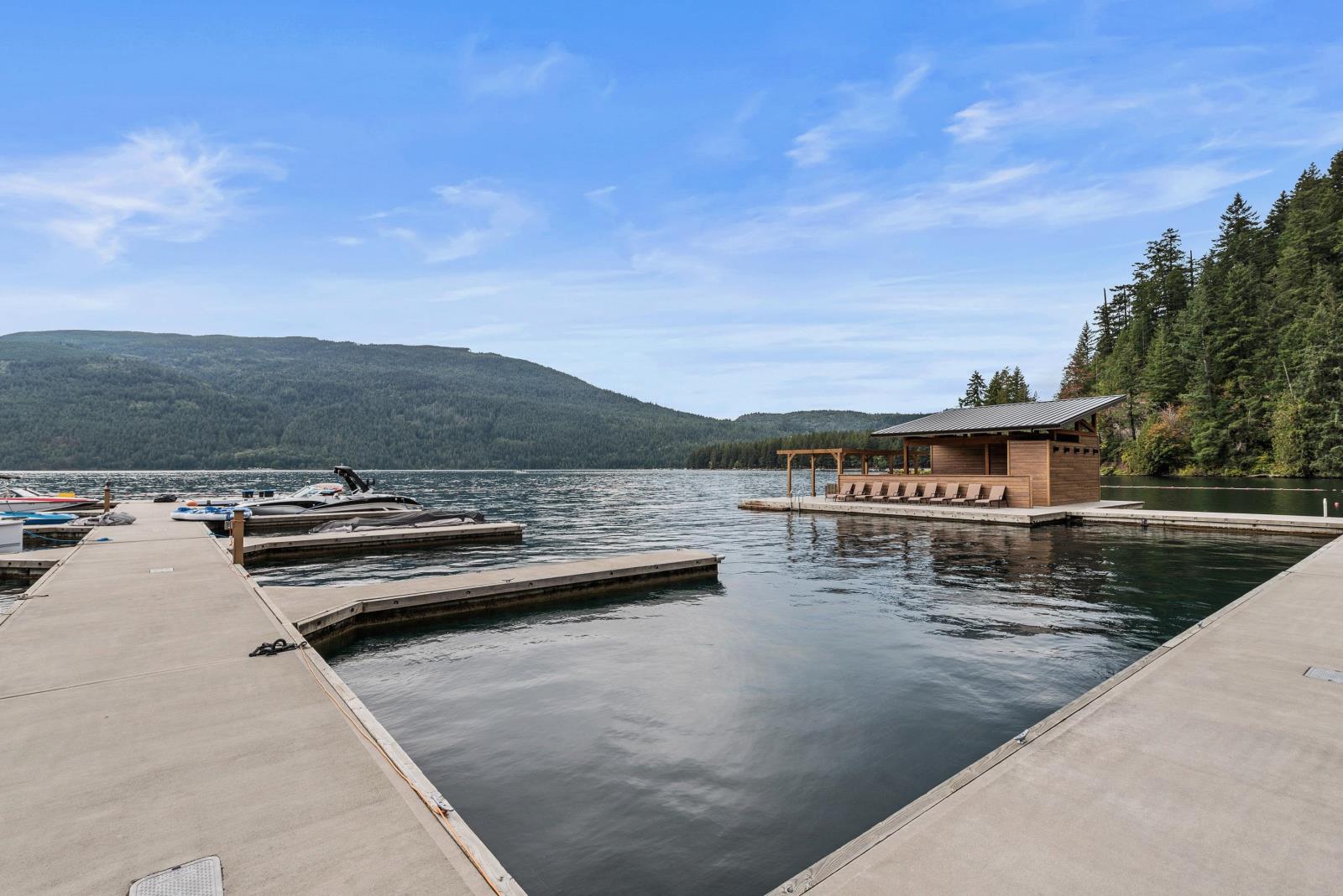 205-3175 Columbia Valley Road, Cultus Lake, BC, V2R 6C2