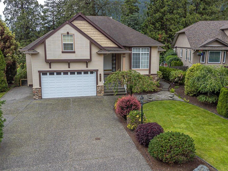445 Naismith Avenue, Harrison Hot Springs BC V0M 1A3