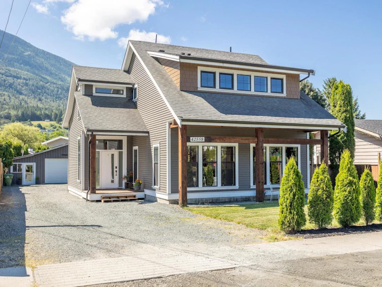 42558 Yarrow Central Road, Chilliwack, BC, V2R 5C6