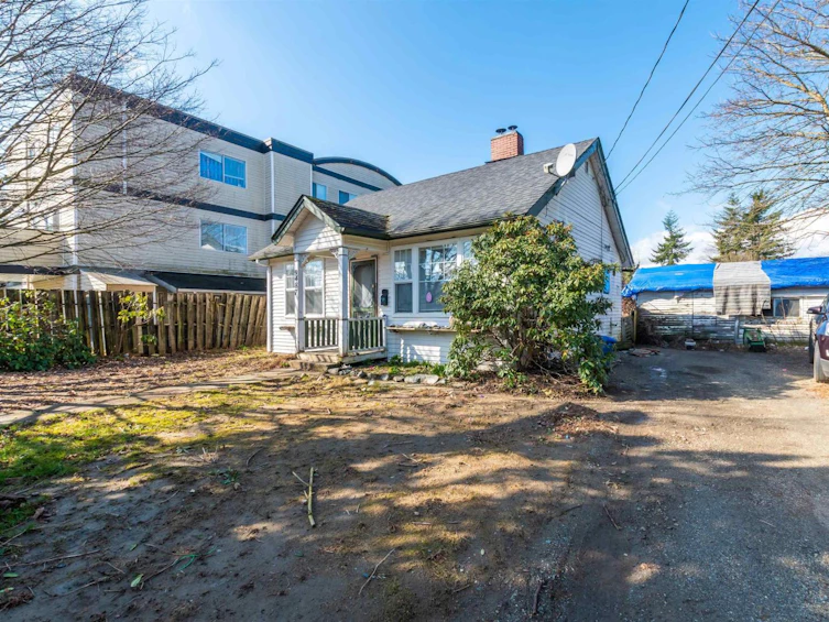9487 College Street, Chilliwack, BC, V2P 4L9