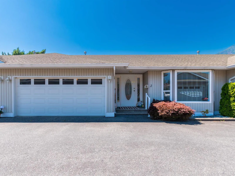 2 - 530 Coquihalla Street, Hope BC V0X 1L0