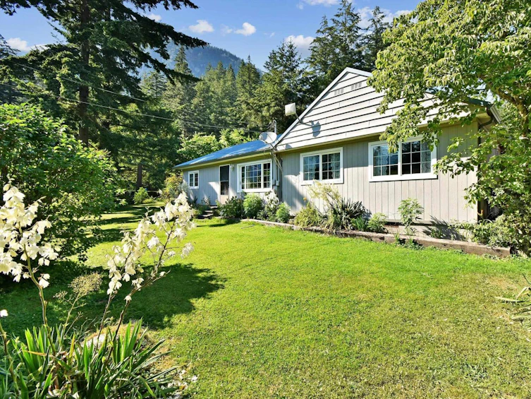 31227 Bridge Street, Hope, BC, V0K 2S0