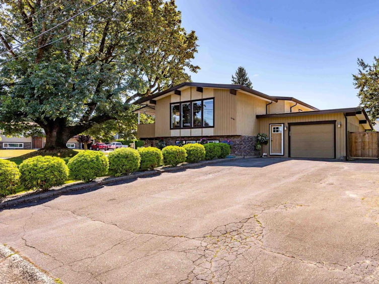 46160 Greenwood Drive, Chilliwack, BC, V2R 4C8