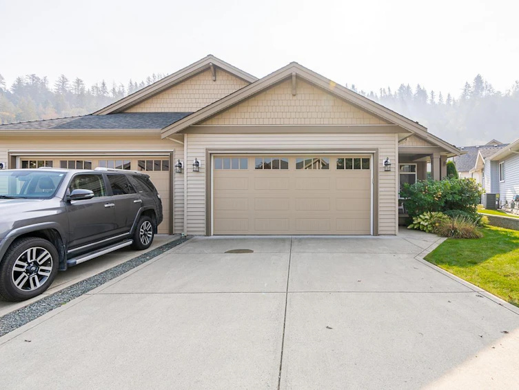 45840 NORTH Foxridge Crescent North Crescent, Chilliwack, BC, V2R 0P7