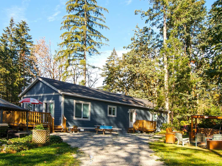 2285 Lougheed Highway, Port Coquitlam, BC, V0M 1A1