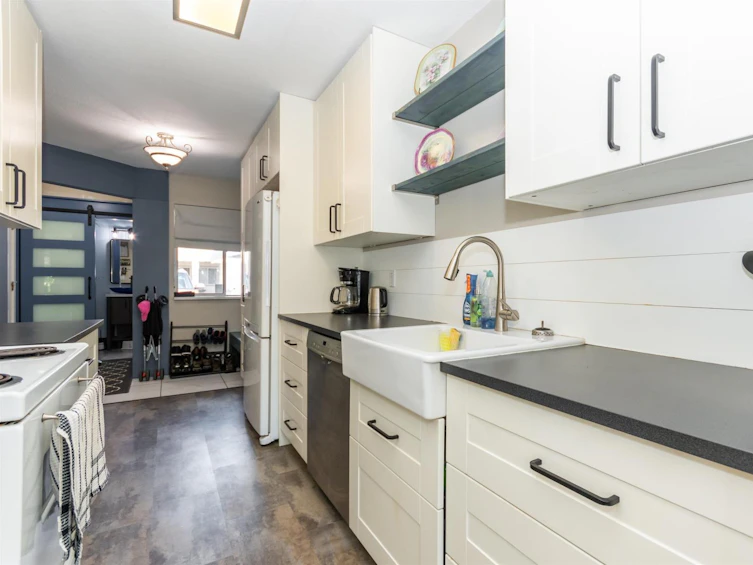 8-5536 Vedder Road, Chilliwack, BC, V2R 3X5