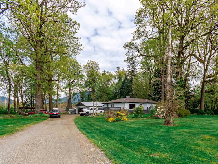 6141 Lougheed Highway, Agassiz, BC, V0M 1A1