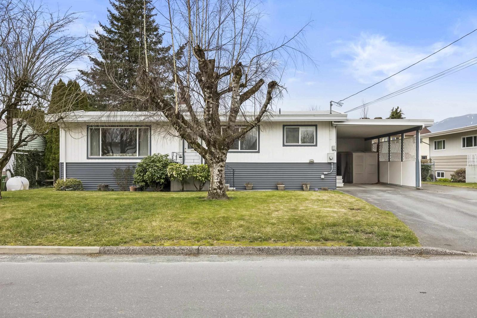 9075 Sunset Drive, Chilliwack, BC, V2P 3X8