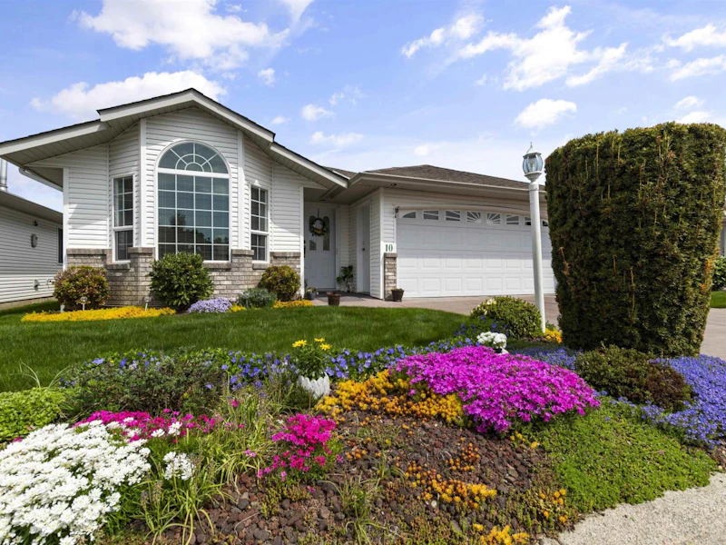 10 - 9102 Hazel Street, Chilliwack BC V2P 5N4