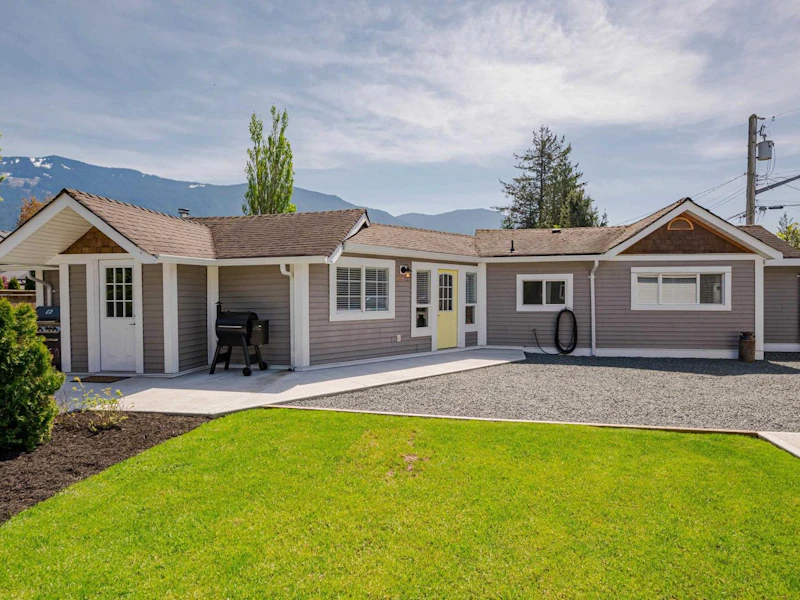 9844 Munro Avenue, Chilliwack BC V0X 1X2