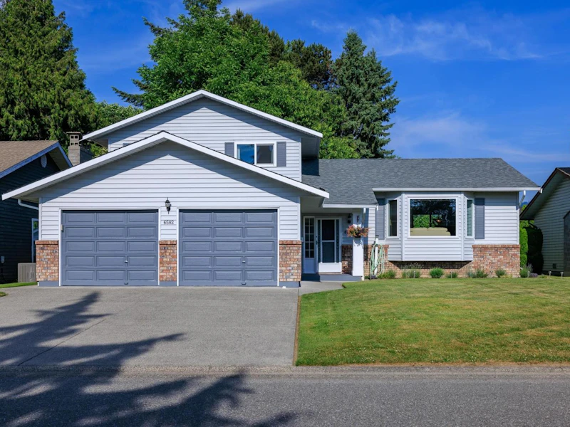 6582 Swanson Street, Chilliwack BC V2R 1R2