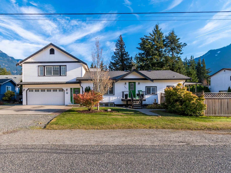 441 Wardle Street, Hope BC V0X 1L3