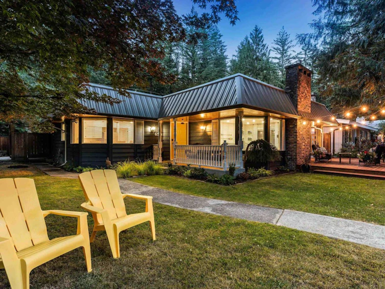 630 Mountain View Road, Cultus Lake, BC, V2R 4Z7