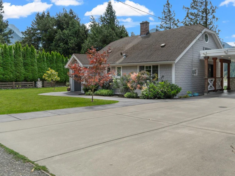 392 Water Avenue, Hope, BC, V0X 1L0