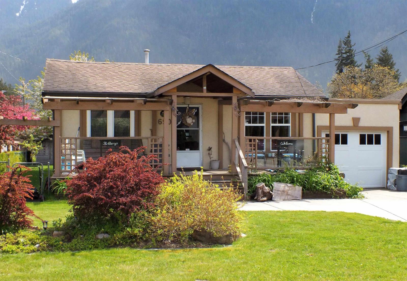 690 Park Street, Hope, BC, V0X 1L0