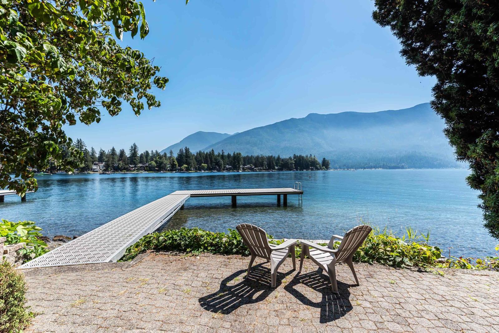44 Lakeshore Drive, Cultus Lake, BC, V2R 5A1