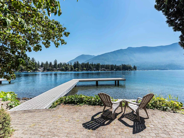 44 Lakeshore Drive, Cultus Lake, BC, V2R 5A1