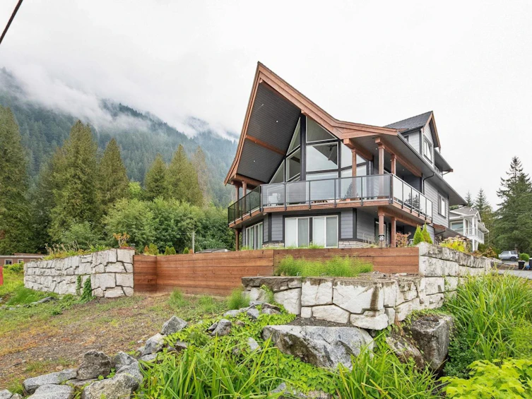66616 Kawkawa Lake Road, Hope, BC, V0X 1L1