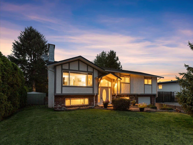 46110 Greenwood Drive, Chilliwack, BC, V2R 4C8