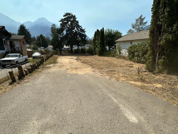 962 3rd Avenue, Hope, BC, V0X 1L0