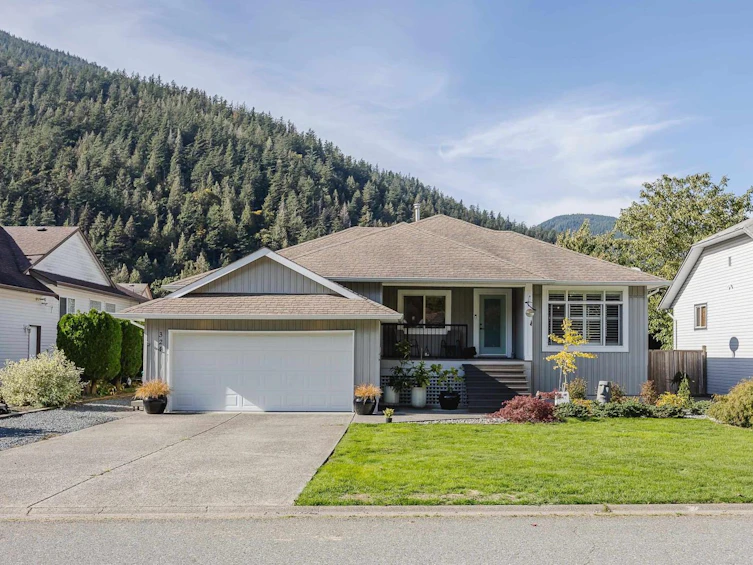 324 Miami River Drive, Harrison Hot Springs, BC, V0M 1K0