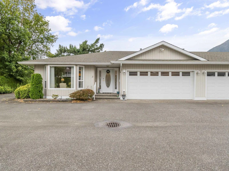 3 - 530 Coquihalla Street, Hope BC V0X 1L0