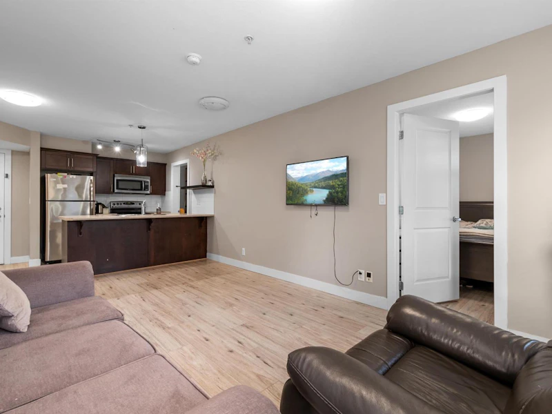 201 - 9422 Victor Street, Chilliwack BC V2P 0B8