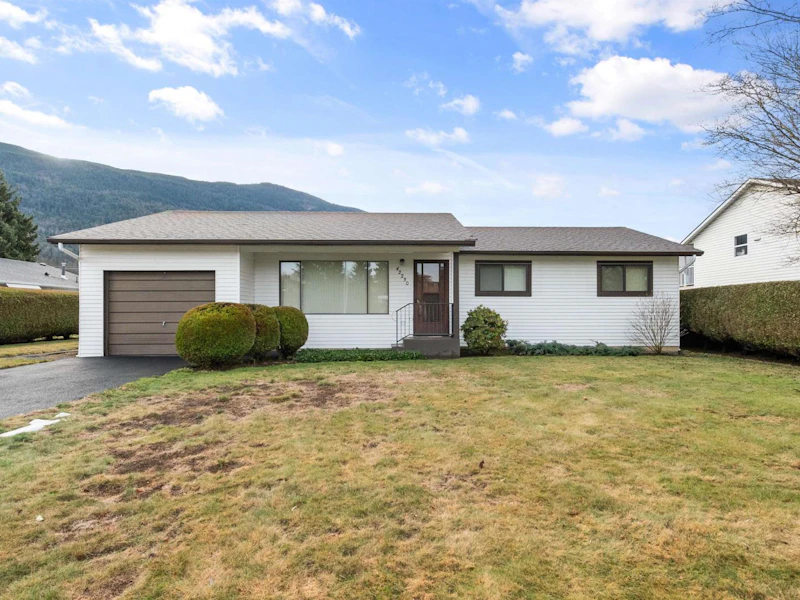 42230 Corona Avenue, Chilliwack BC V2R 5E3