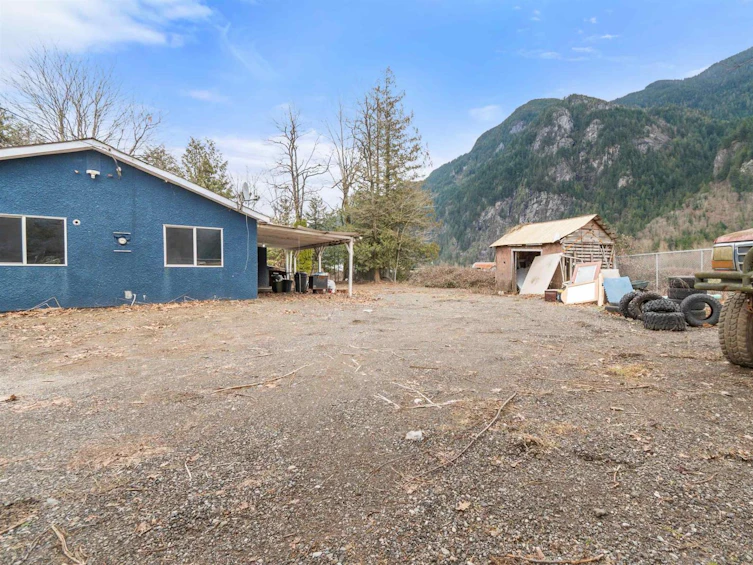 58460 Laidlaw Road, Hope, BC, V0X 1L2