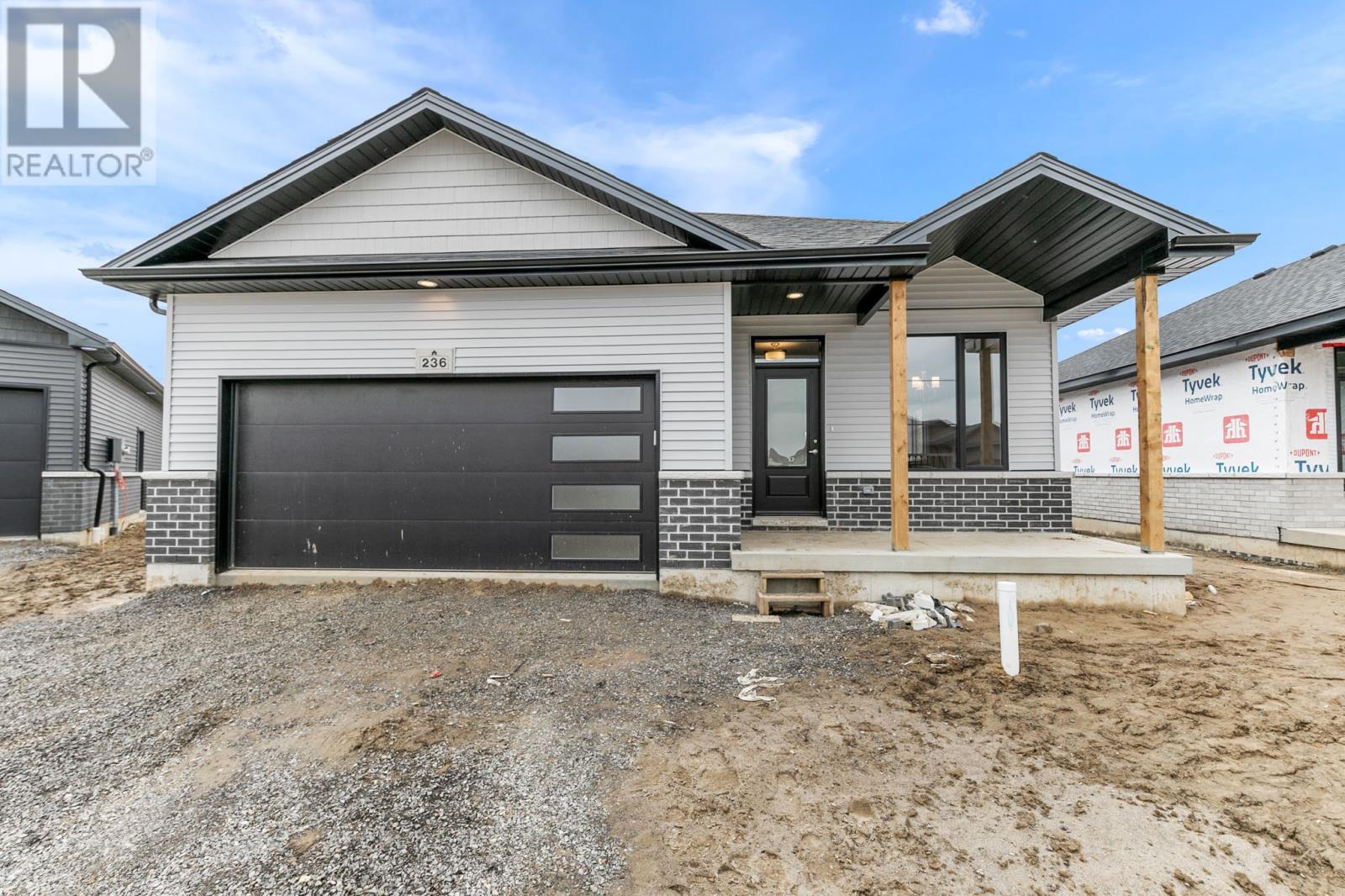 248 Moonstone Cres