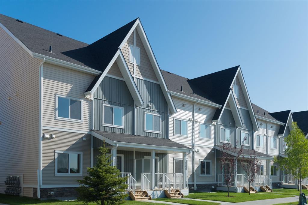 522, 32 Red Embers Parade NE  