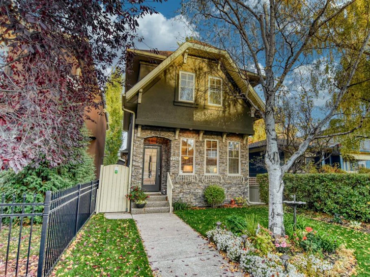 2216 36 Street Southwest, Calgary, AB, T3E 2Z4