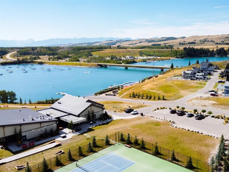 504 Cottageclub Way, Rural Rocky View County, AB, T4C 1B1