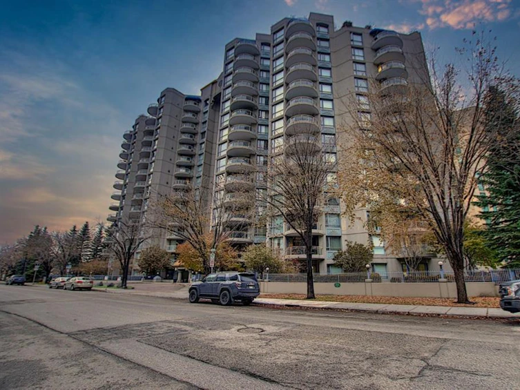 210,-804 3 Avenue Southwest, Calgary, AB, T2P 0G9