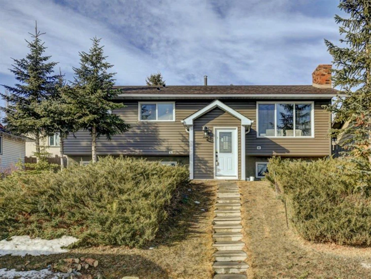 7604 Silver Springs Route Northwest, Calgary, AB, T3B 4L3